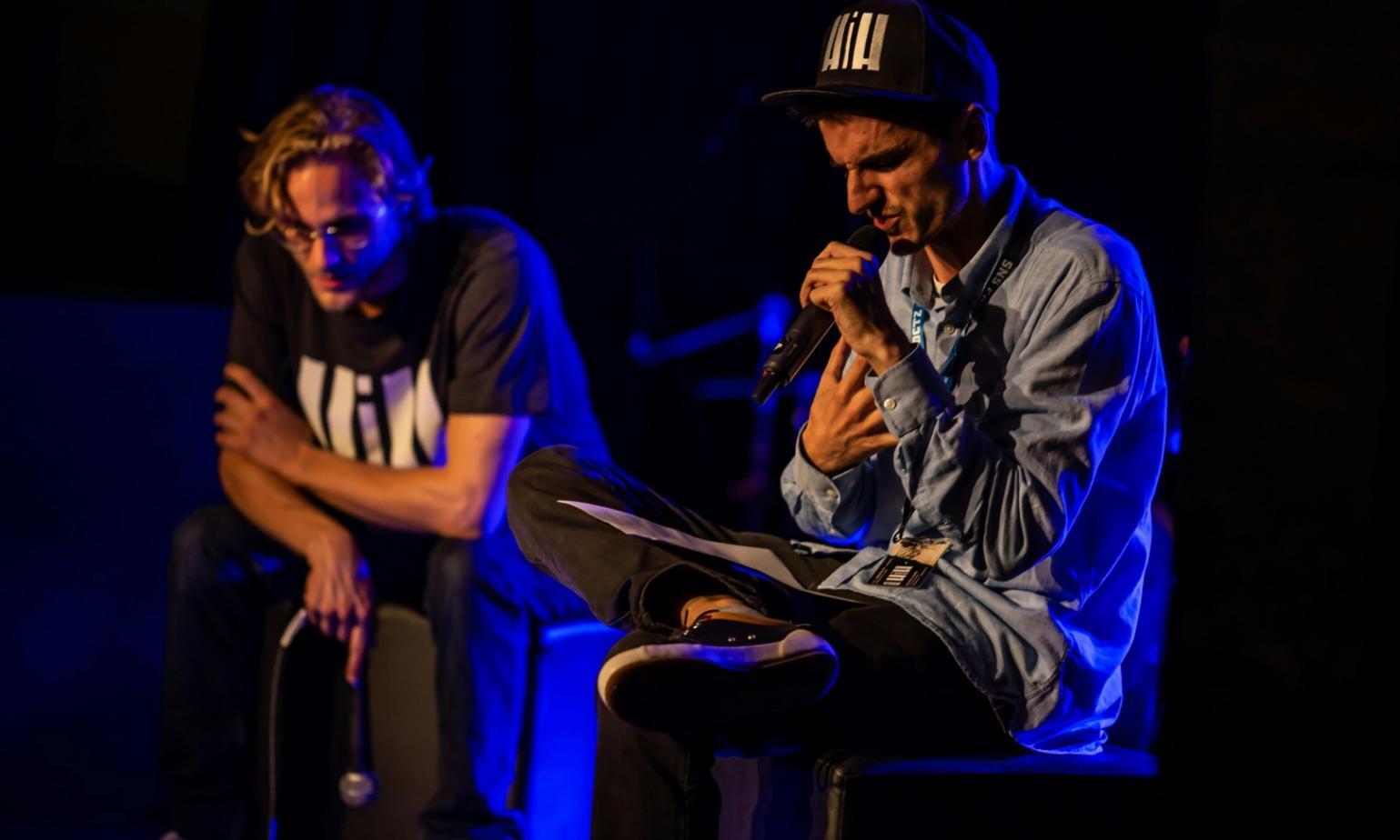 Студія звукозапису з обладнанням для композиції